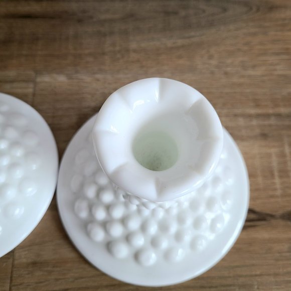 Set of 2 vintage Fenton hobnails milk glass candleholders/candlesticks. - Picture 7 of 7